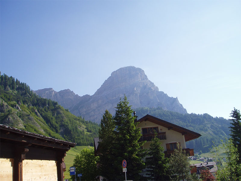 gal/2010/07 - Sella Ronda Bike Day 2010/05 - SellaRonda_Bike_Day/01_La Partenza/5P6270138-01.jpg